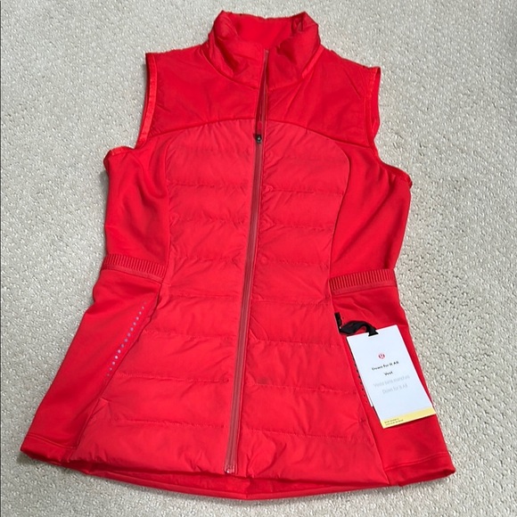 Lululemon Down For It All Vest in Carnation Red, Size 4 - NWT - Picture 4 of 11